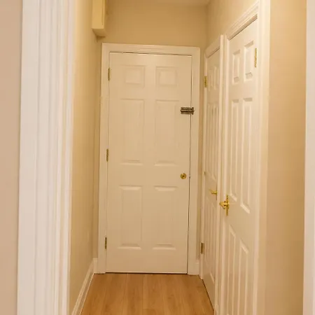 Stylish 2br Easy Access
