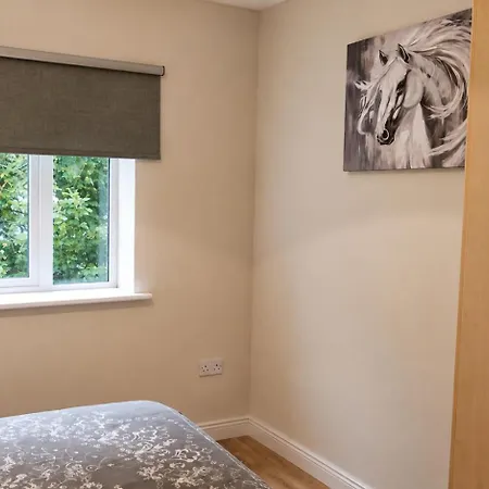 Stylish 2br Easy Access *
